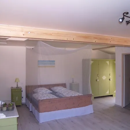 A Labourdette 3* Colayrac-Saint-Cirq