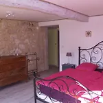 A Labourdette Nocleg ze śniadaniem 3*