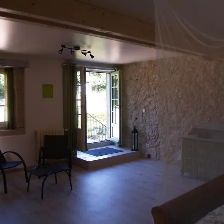 A Labourdette فندق مبيت وإفطار Colayrac-Saint-Cirq