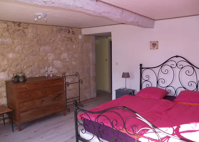 A Labourdette Couette-café 3*