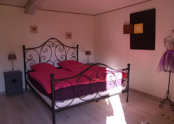 A Labourdette Couette-café Colayrac-Saint-Cirq