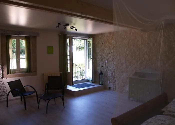 A Labourdette Couette-café Colayrac-Saint-Cirq