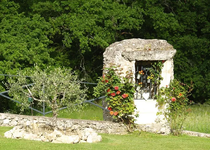 A Labourdette Couette-café Colayrac-Saint-Cirq